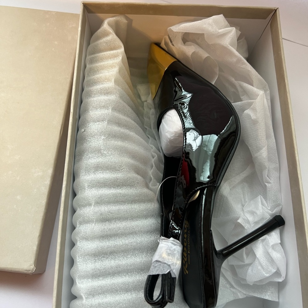 Black and Gold Pointed Slingback Pumps - Classic Women’s Heels - Picture 2 of 8